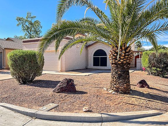 3rd image of 3983 W Cindy St