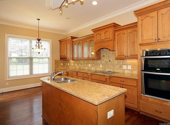 5th image of 125 Red Brook Ln
