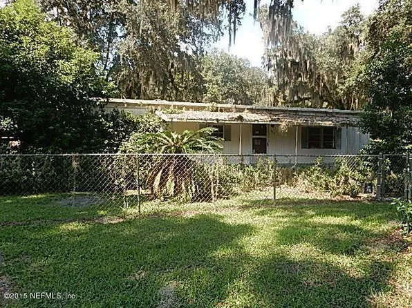 524 Oak St, Welaka, FL 32193