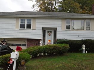 3 Scenic View Ter, Ansonia, CT 06401