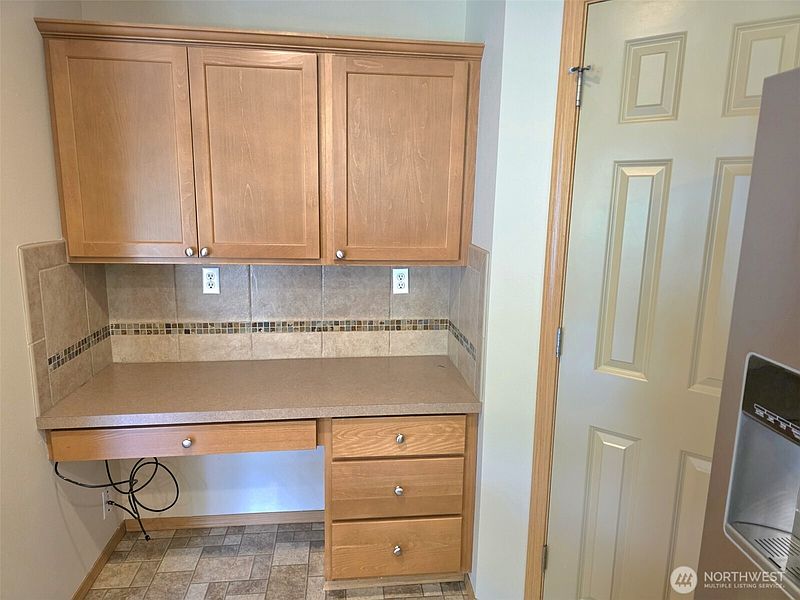 5th image of 15738 104th Avenue SE