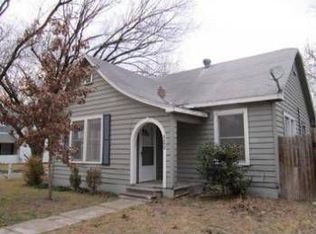 520 W 8th St, Bonham, TX 75418