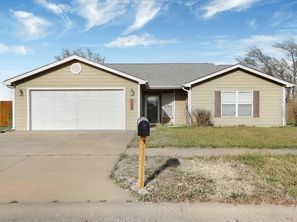 1723 14th Street Pl, Junction City, KS 66441