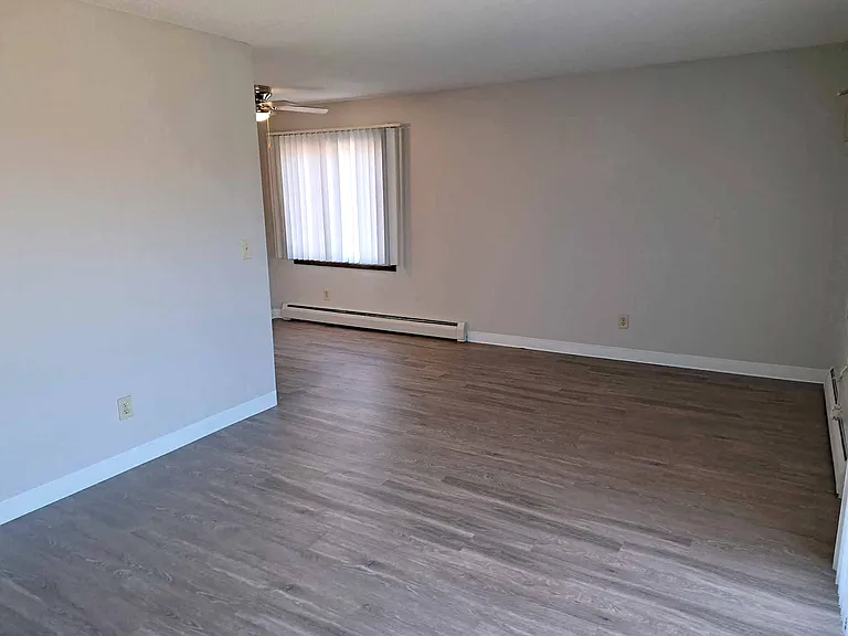 Corinthian Apartments — Photo 44