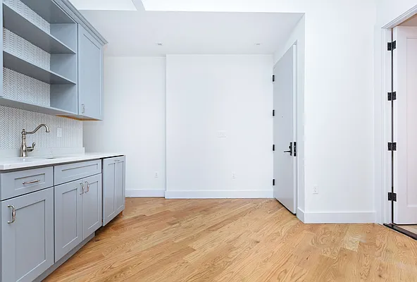 Rented by Nooklyn NYC LLC | media 19