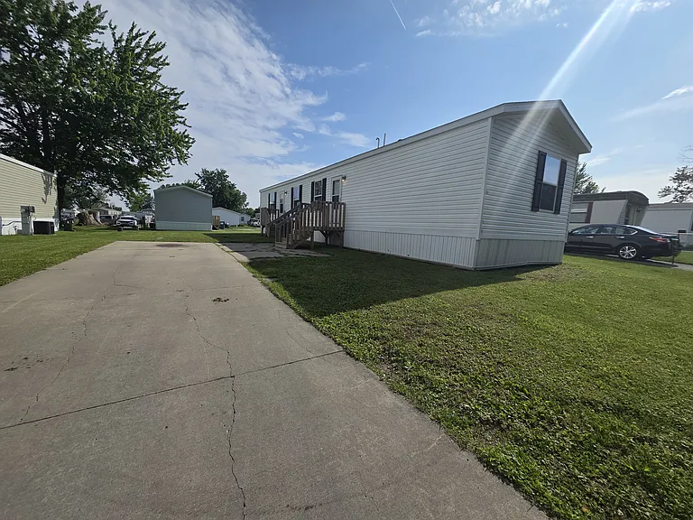 700 W Ridgeway Ave #233 — Photo 13