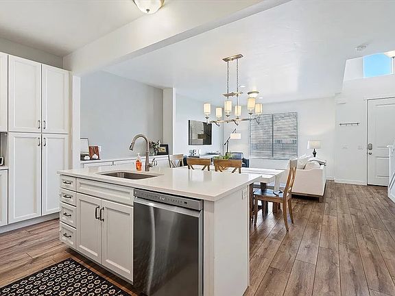 Kitchen main floor