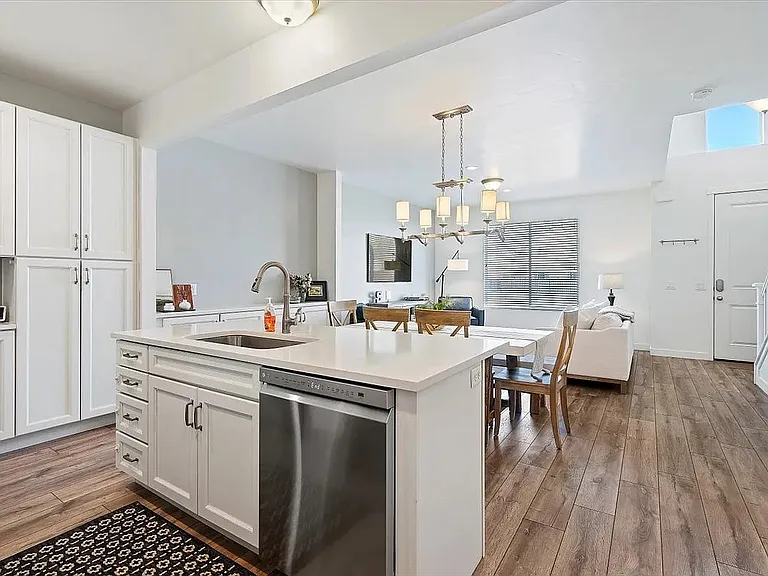 14818 S Queens Garden Ln — Photo 22