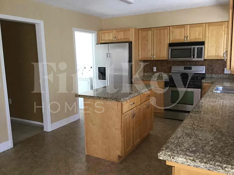 8801 N Bermuda Dr — Photo 5