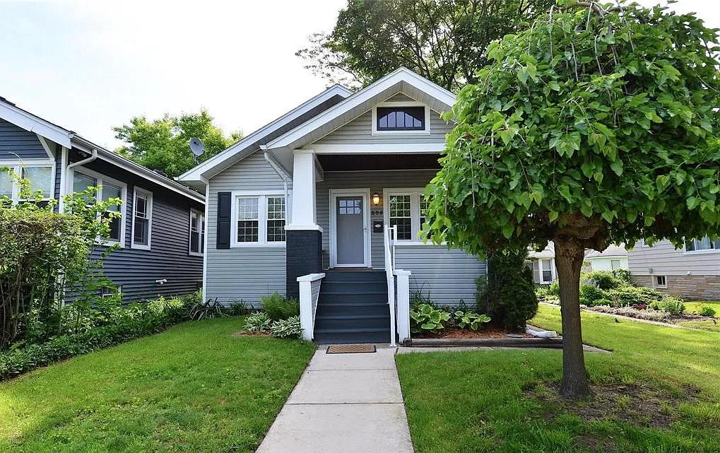 3 bed, 960 sqft, $2,100 — Photo 1