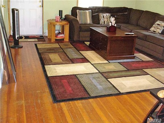 5th image of 90 Olive St