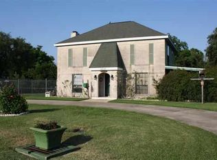 6620 Taylor St, Groves, TX 77619