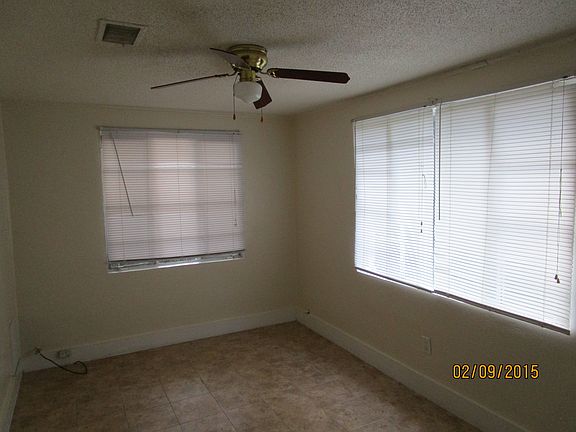 2nd image of 1420 1/2 Wisteria Ave