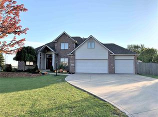 202 Crestview Dr, Ossian, IN 46777
