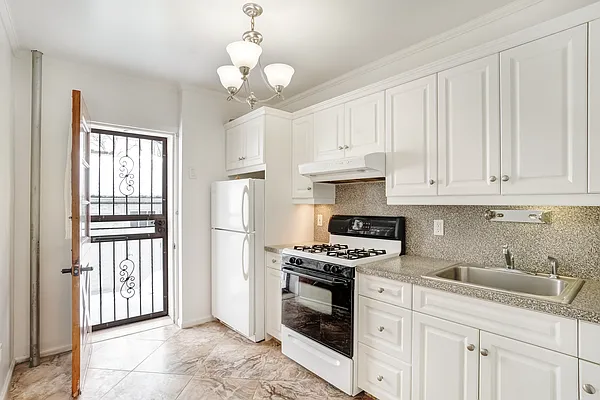 Rented by Compass | media 2