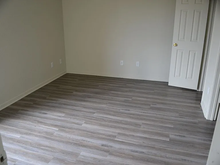 212 Janelle Dr — Photo 13