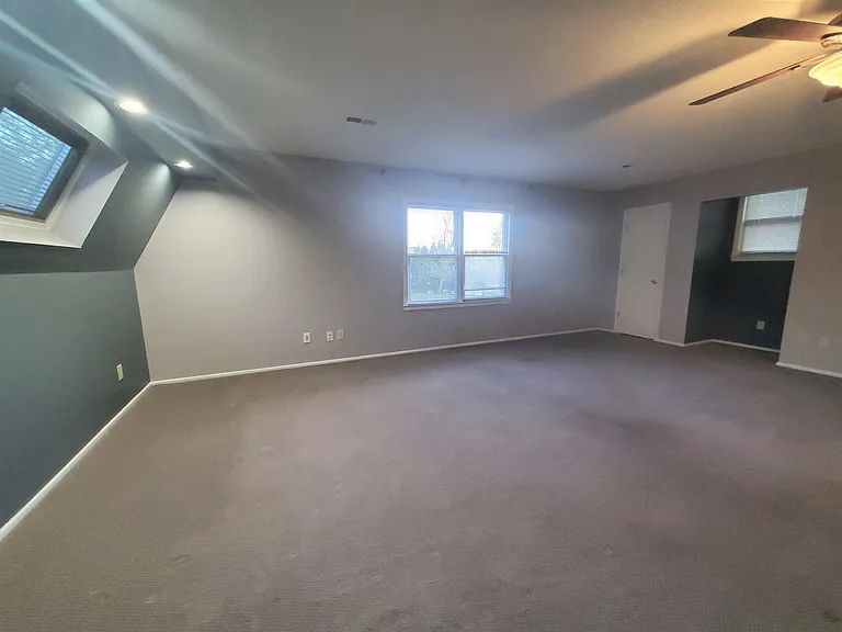 4704 Great Oaks Dr — Photo 15