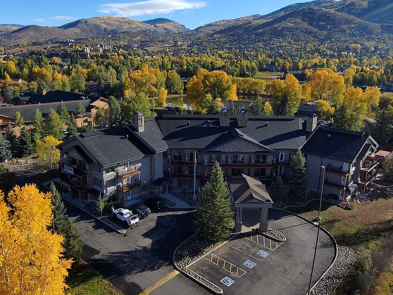 Storm Peak Apartments — Photo 27