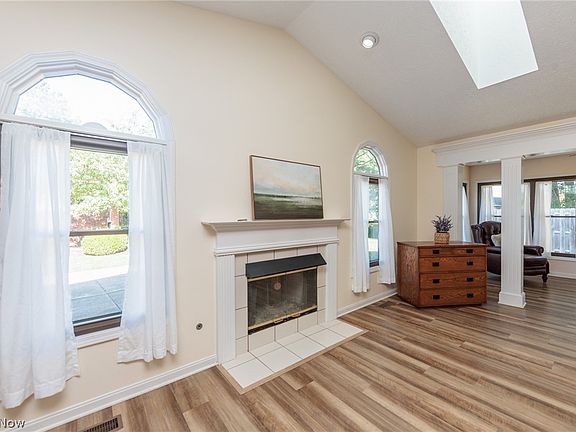 4th image of 5211 Parkhurst Dr