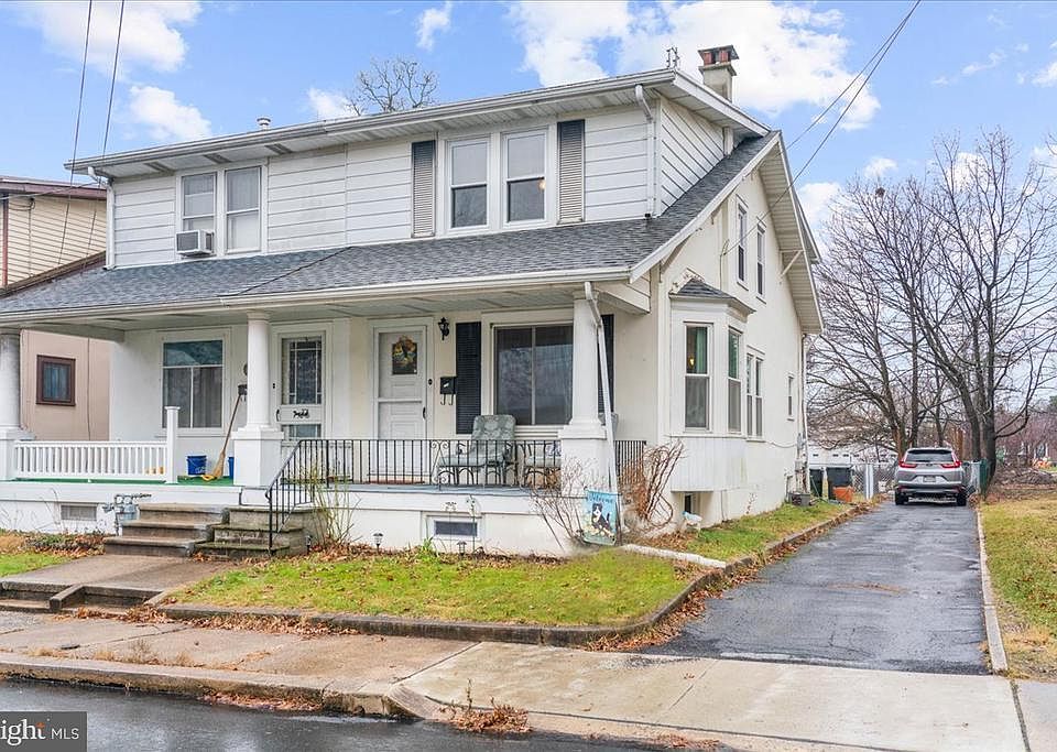 1st image of 114 Oak Ln