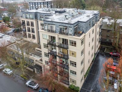 1930 NW Irving St APT 301, Portland, OR, 97209