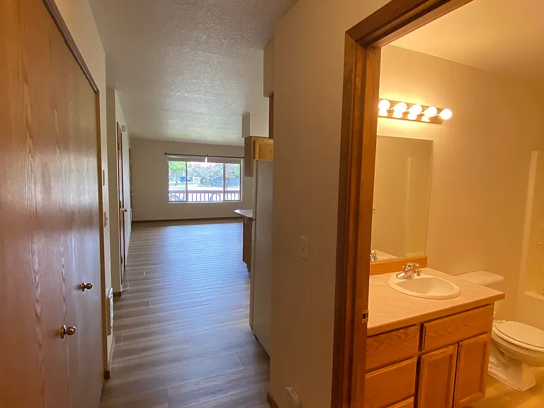 905 SE Stratford Ct — Photo 19