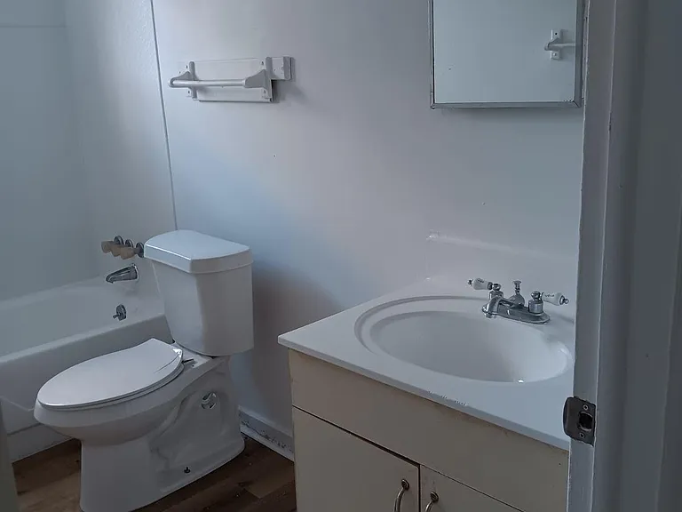 37 E Hopkins Ave — Photo 18