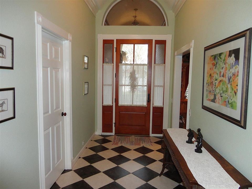 1st image of 4050 Oak Pointe Dr