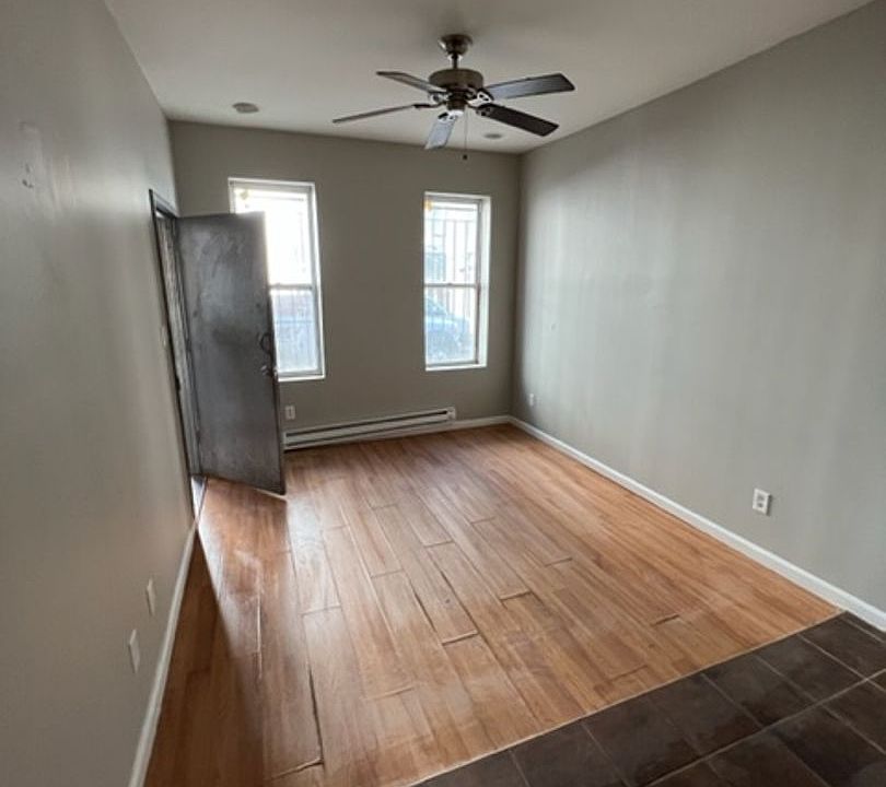 2nd image of 2329 Jasper St #1