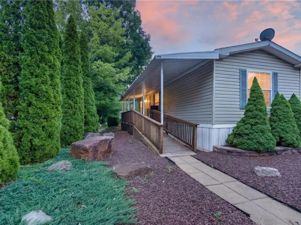224 Hope Dr, New Ringgold, PA 17960