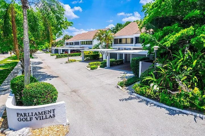 2517 Presidential Way #B — Photo 43