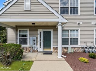 2 Lincoln Ct, Tinton Falls, NJ 07712