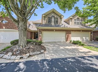 3720 King George Ln, Saint Charles, IL
