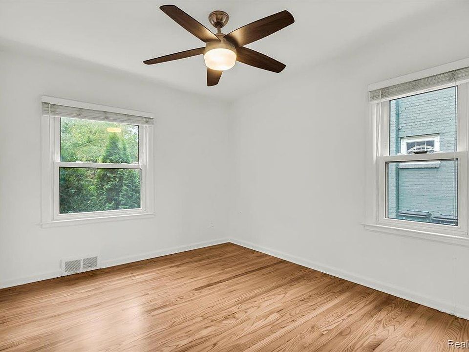 4246 Elmwood Ave, photo 17