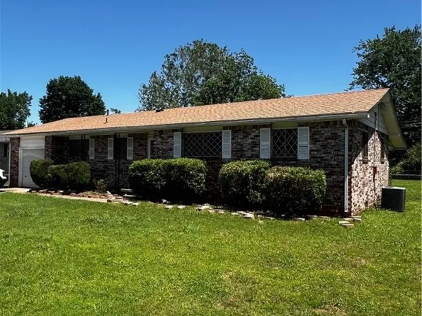 8105 Hermitage Dr, Fort Smith, AR 72908