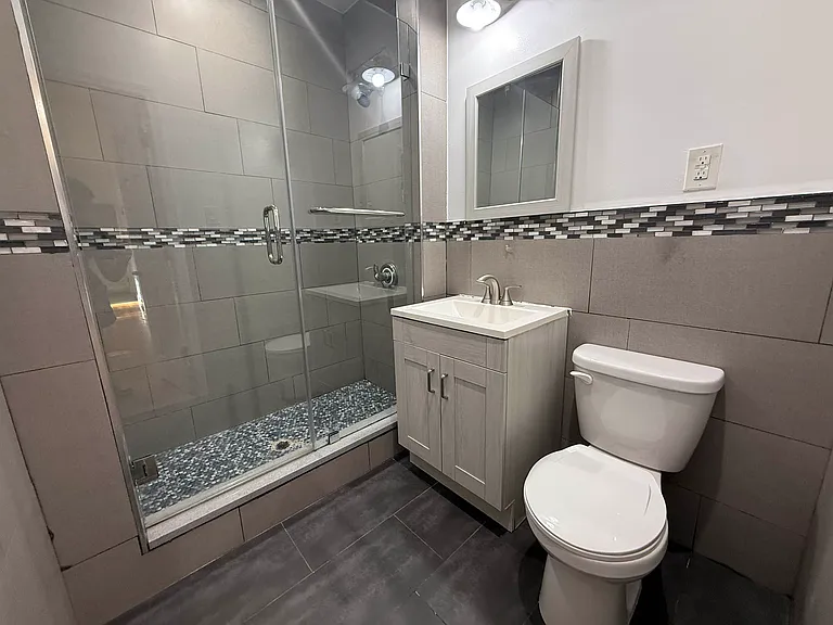 460 Throop Ave #2 — Photo 10
