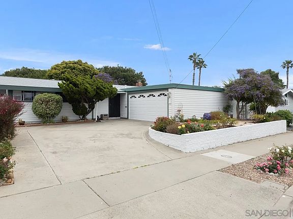 3rd image of 2431 Palace Dr