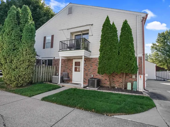 24697 Meadow Ln, Harrison Township, MI 48045