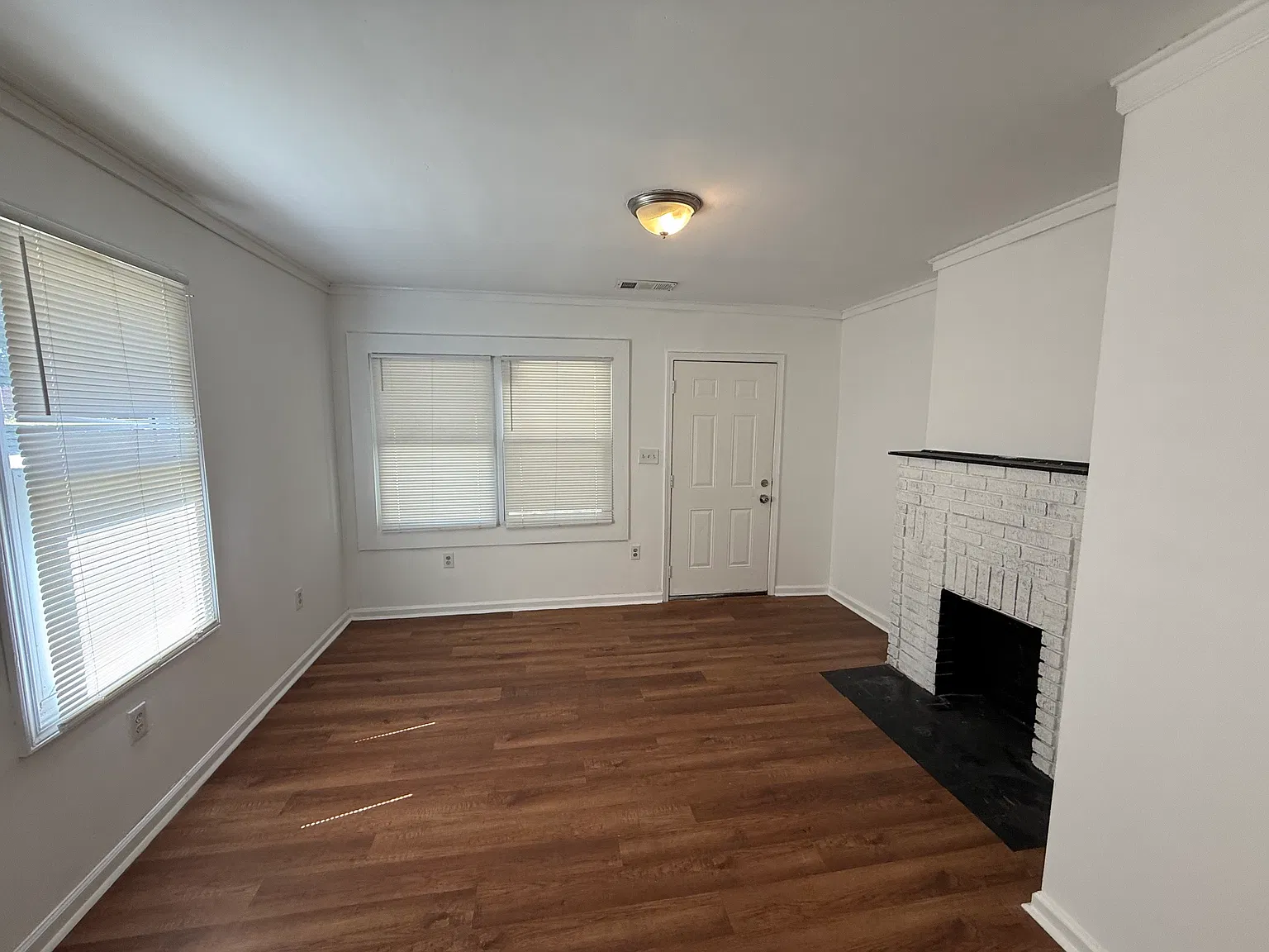 4 bed, 2200 sqft, $1,850 — Photo 3