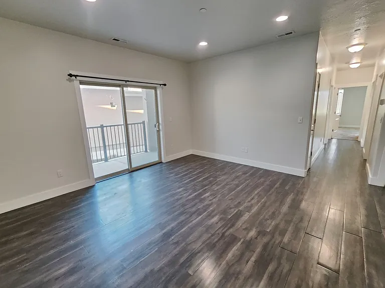 91 W Springview Dr — Photo 3