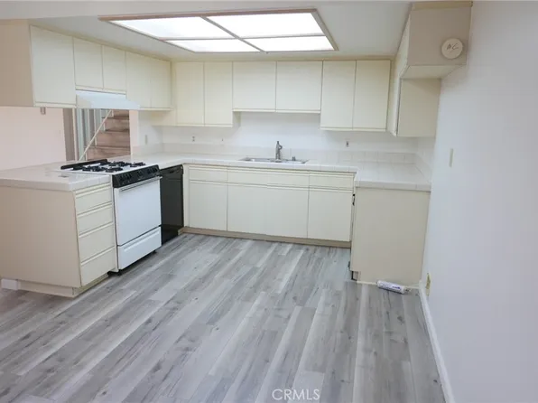 16795 Roosevelt Ln APT C, Huntington Beach, CA 92649
