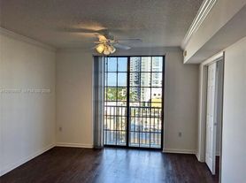 1919 Van Buren St