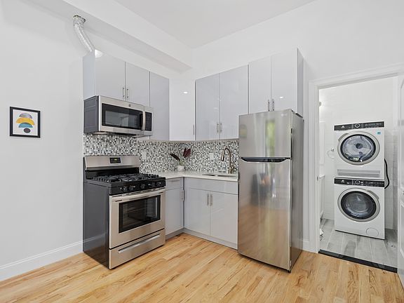 4th image of 263 Halsey St #2F