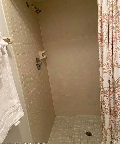 1039 Country Club Dr — Photo 9