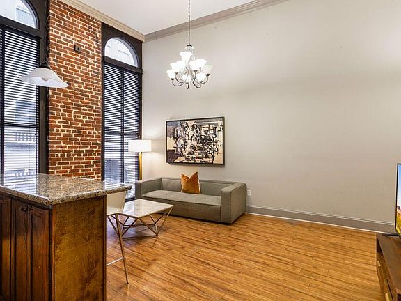 4th image of 30 Baronne St #Id1267015p
