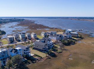 8 Parrothead Ln, Charleston, SC 29403
