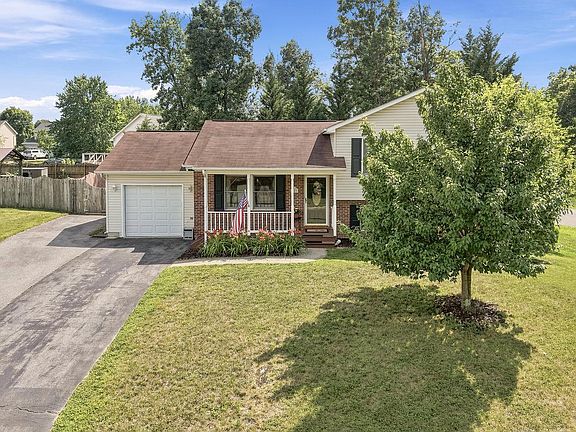 3rd image of 100 Tinoak Dr