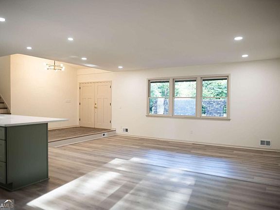 4th image of 3108 Pheasant Dr