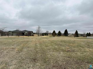165 Golf View Cir, Wentworth, SD 57075