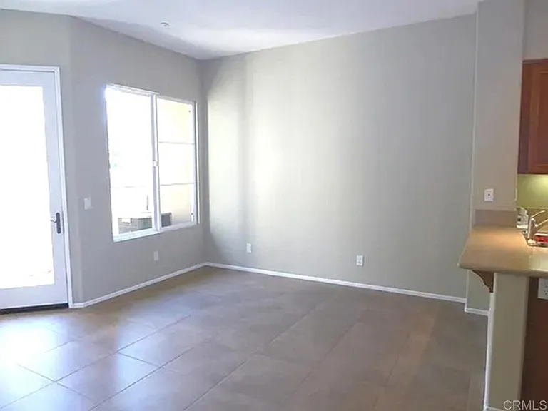 472 Almond Rd — Photo 4